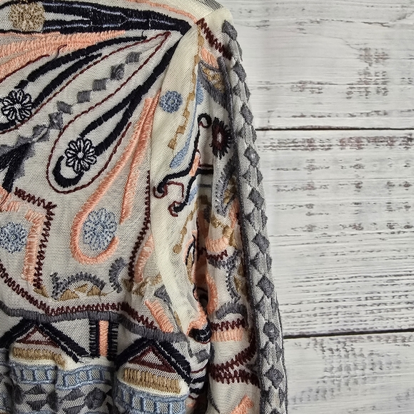 Abercrombie & Fitch Multicolor Embroidered Top Women Size Medium - Picture 2 of 4